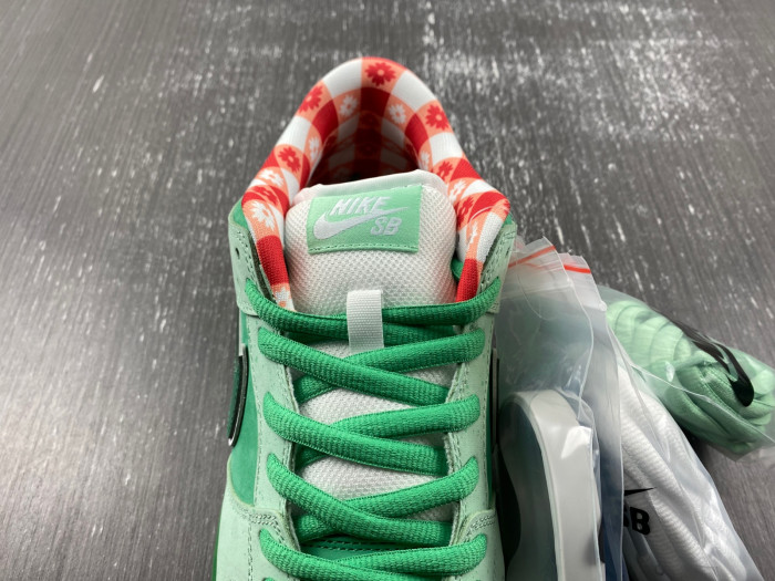 Concepts x TIFFANY CO. x Nike SB Dunk Low  BV1310-303