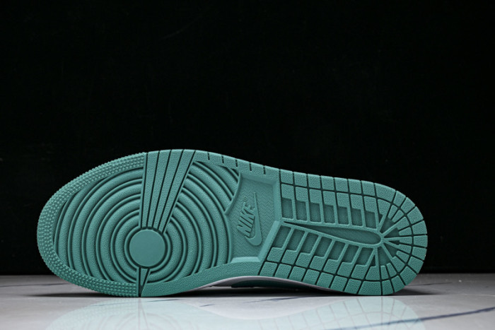 Air Jordan 1 Low  DC0774-132