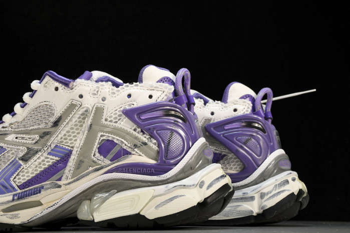 BLCG RUNNER   103013