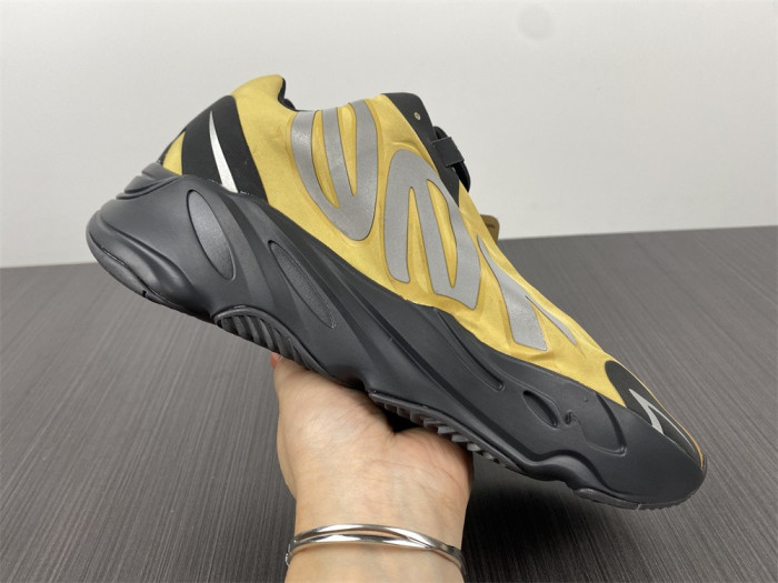 Adidas Yeezy Boost 700 MNVN Honey Flux GZ0717