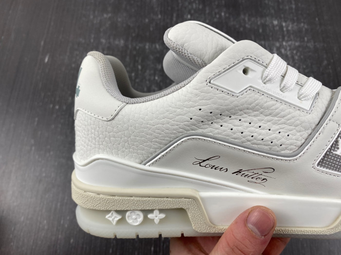 LV SNEAKER LOW   120401