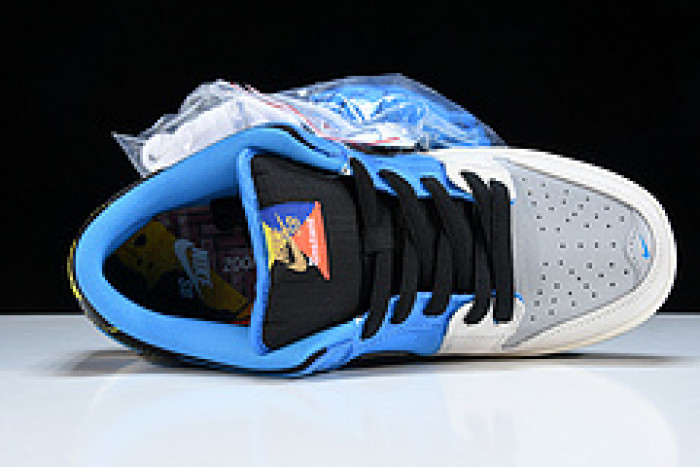 Instant Skateboard x Nike Dunk SB Low CZ5128-400