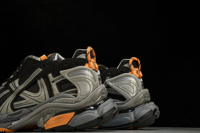 BLCG RUNNER   110308