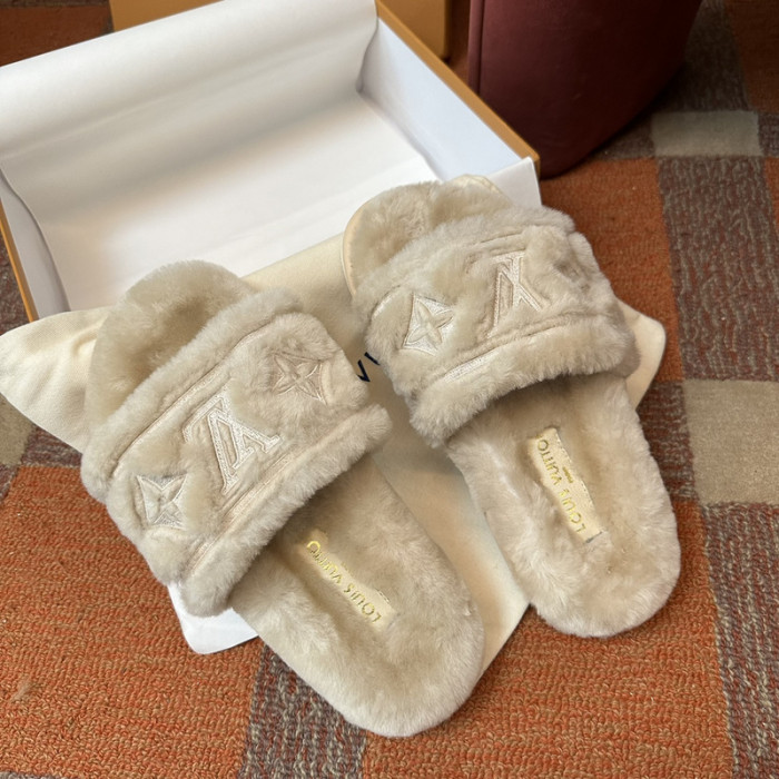 LV SLIPPERS