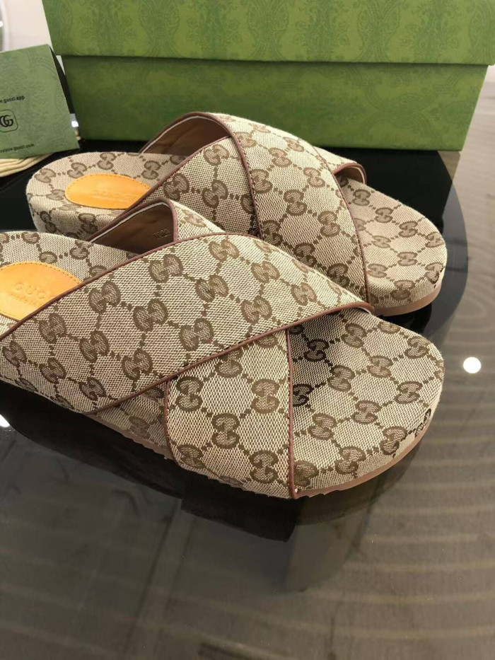 GUCC SLIPPERS