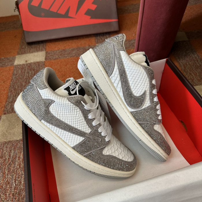 AIR JORDAN 1 RETRO  AJ-33