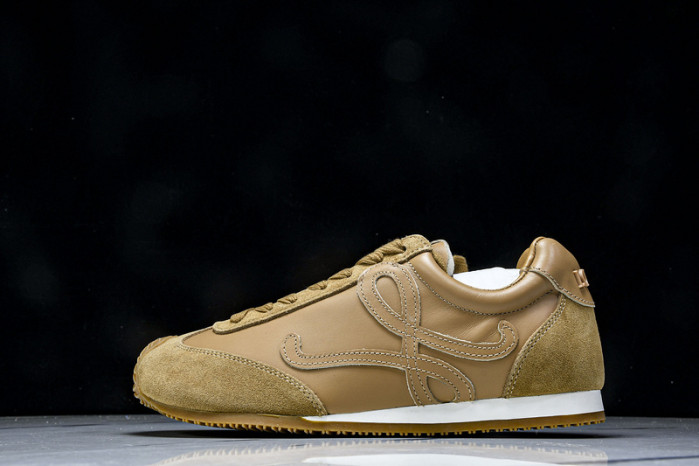 L*0ewe Ballet Runner  LW-FOR16