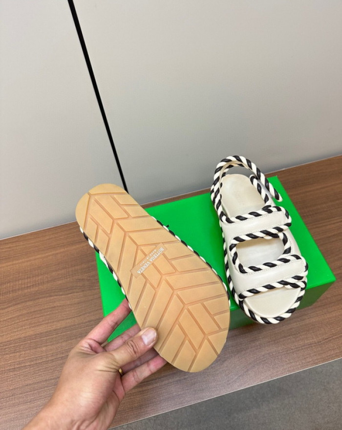 B0TTEGA VENETA  SLIDES