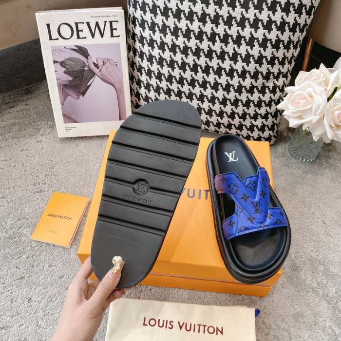 LV SLIPPERS