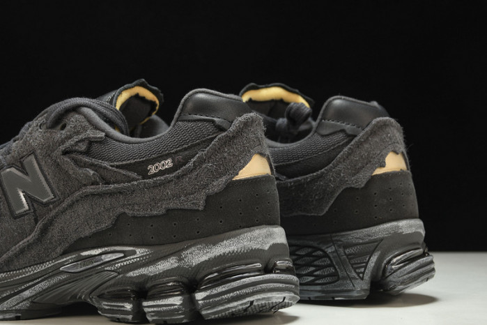 New Balance yeeshoes  M2002RDB