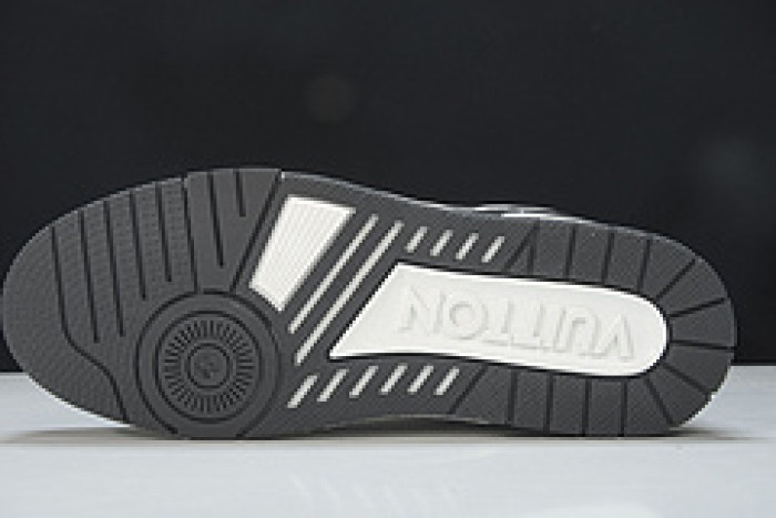 LV SNEAKER LOW YEE-004