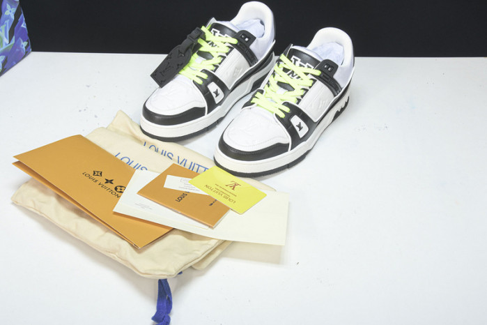 LV SNEAKER LOW YEE-004