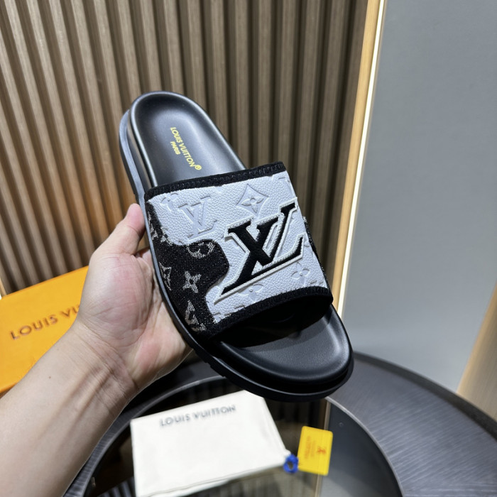 LV SLIPPERS