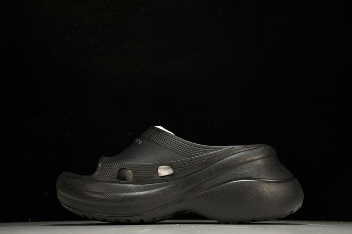 BLCG POOL CROCS  SLIDES W1S8E-1000