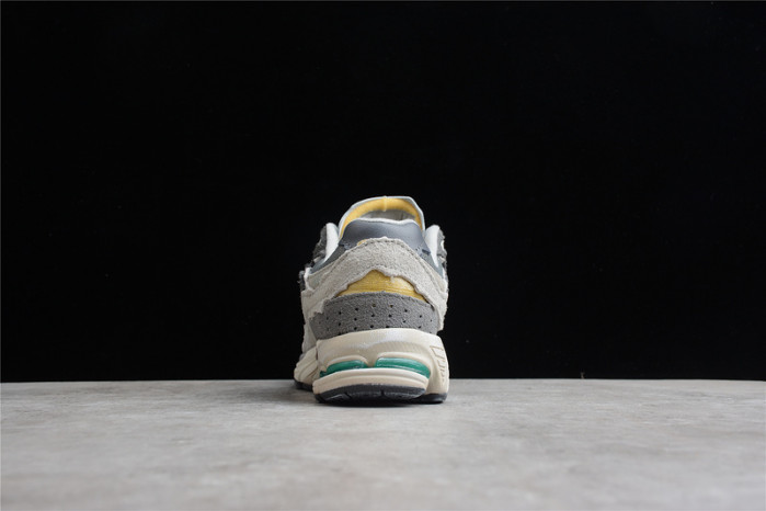 New Balance 2002R “Protection Pack”  M2002RDA