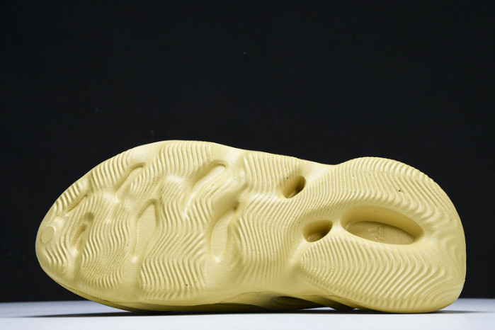 Yeezy Foam Runner  “Desert Sand” GV6843