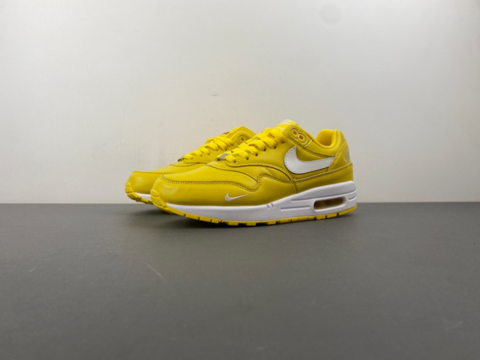 Supreme x Nike Air Max 1 '87  “Speed Yellow” HF8813-700