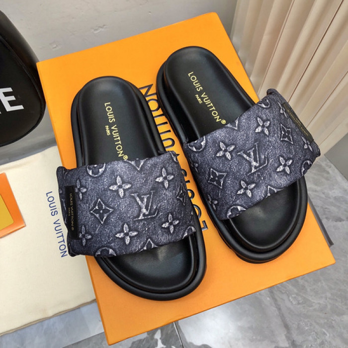 LV SLIPPERS