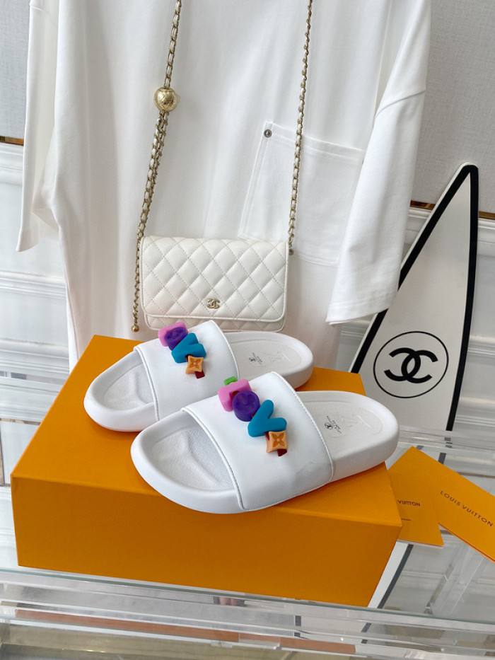 LV SLIPPERS