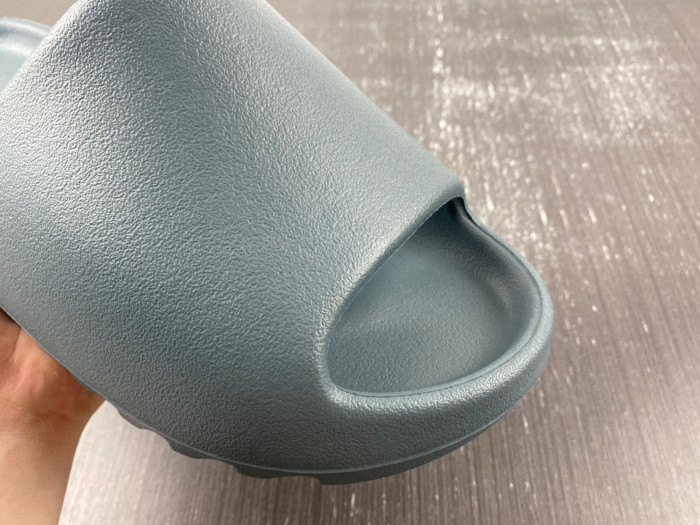 YEEZY SLIDE “Slate Marine” ID2349