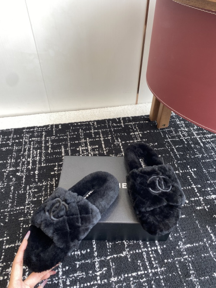 CH*NEL SLIPPERS