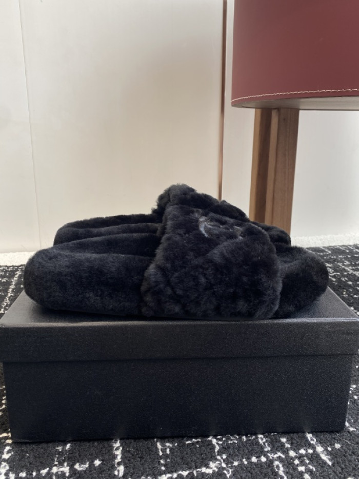 CH*NEL SLIPPERS