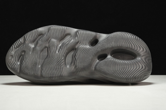 Adidas Yeezy Foam Runner “Onyx” HP8739