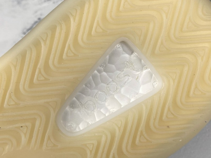 Adidas Yeezy QNTM Barium  H68771