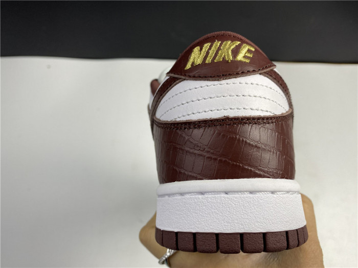 Nike SB Dunk Low Supreme Stars Barkroot Brown (2021)  DH3228-103