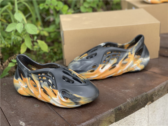 Adidas Yeezy Foam RNNR MXT Moon