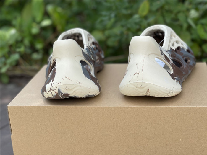 Adidas Yeezy Foam RNNR MXT Moon