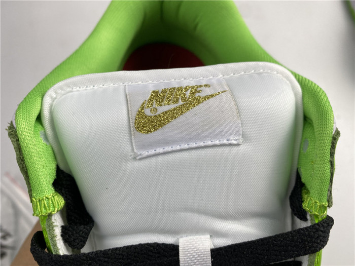 Nike SB Dunk Low Supreme Stars Mean Green (2021) DH3228-101