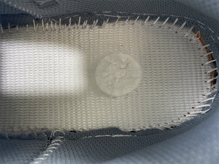 Adidas Yeezy Boost 700 GW0296