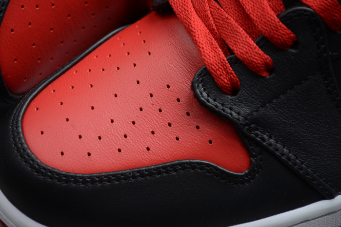 Air Jordan 1 Retro Banned (2011) 432001-001
